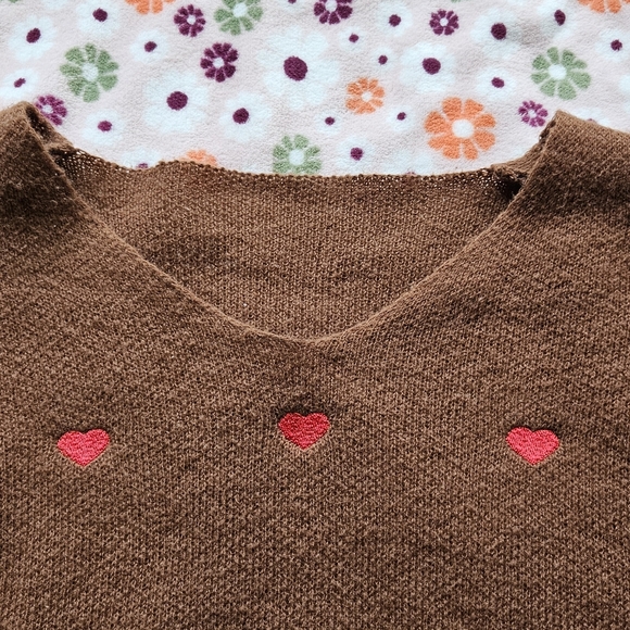 Brown Sweater with Hearts from Temu - Picture 3 of 5
